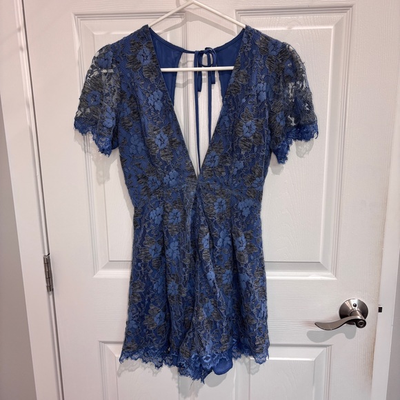 ASTR the label - blue lace romper - Picture 3 of 8